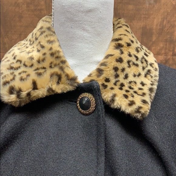 Russell Scott cape - Picture 4 of 7